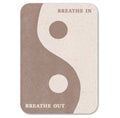 Aufkleber „Breathe In & Breathe Out“ aus nachhaltigem Kraftpapier – Yin Yang Design
