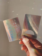 Holografischer Aufkleber „Stay Golden“ mit Sonne und Tarot-Affirmation