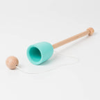 Becher und Ball - Kinderspielzeug: Minze